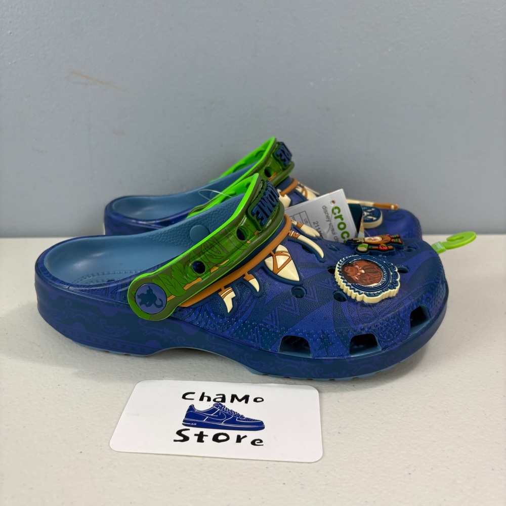 Crocs Moana Maui Clog Disney Slide Sandal Blue Green 211198 90H Kid's Sz 3